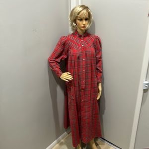 Vintage Barad & Co. Women’s Cotton Red Plaid Bathrobe. Size M